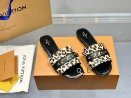Picture of Louis Vuitton Slippers _SKULVsz34-41LL0101481